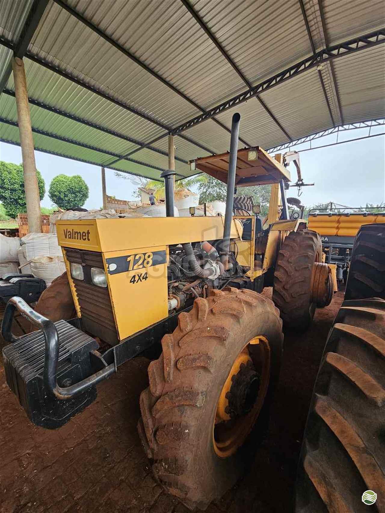 TRATOR VALMET VALMET 128 Tração 4x4 Agrotoni ASSIS SÃO PAULO SP