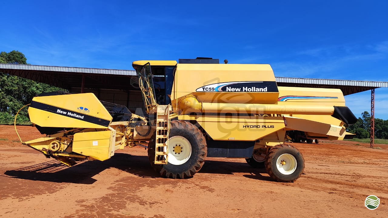 COLHEITADEIRA NEW HOLLAND TC 59 Agrotoni ASSIS SÃO PAULO SP