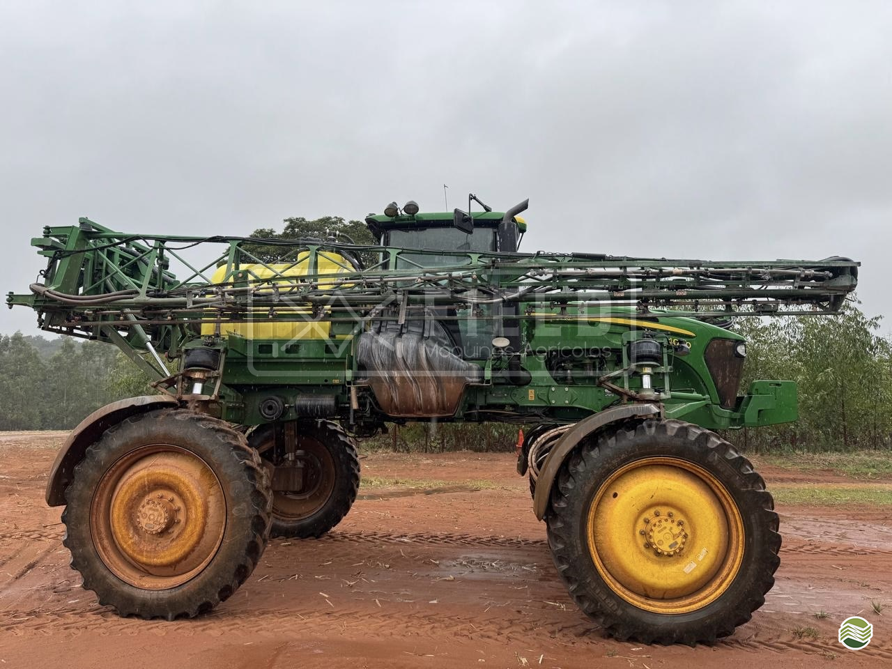 PULVERIZADOR JOHN DEERE JOHN DEERE M4030 Tração 4x4 Field Máquinas Agrícolas CLEVELANDIA PARANÁ PR