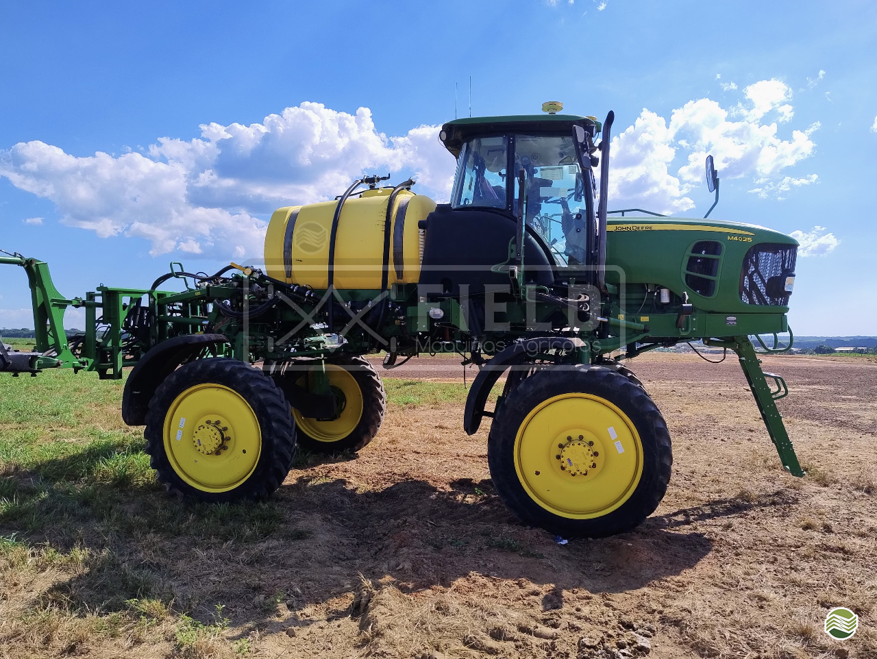 PULVERIZADOR JOHN DEERE JOHN DEERE M4025 Tração 4x4 Field Máquinas Agrícolas CLEVELANDIA PARANÁ PR