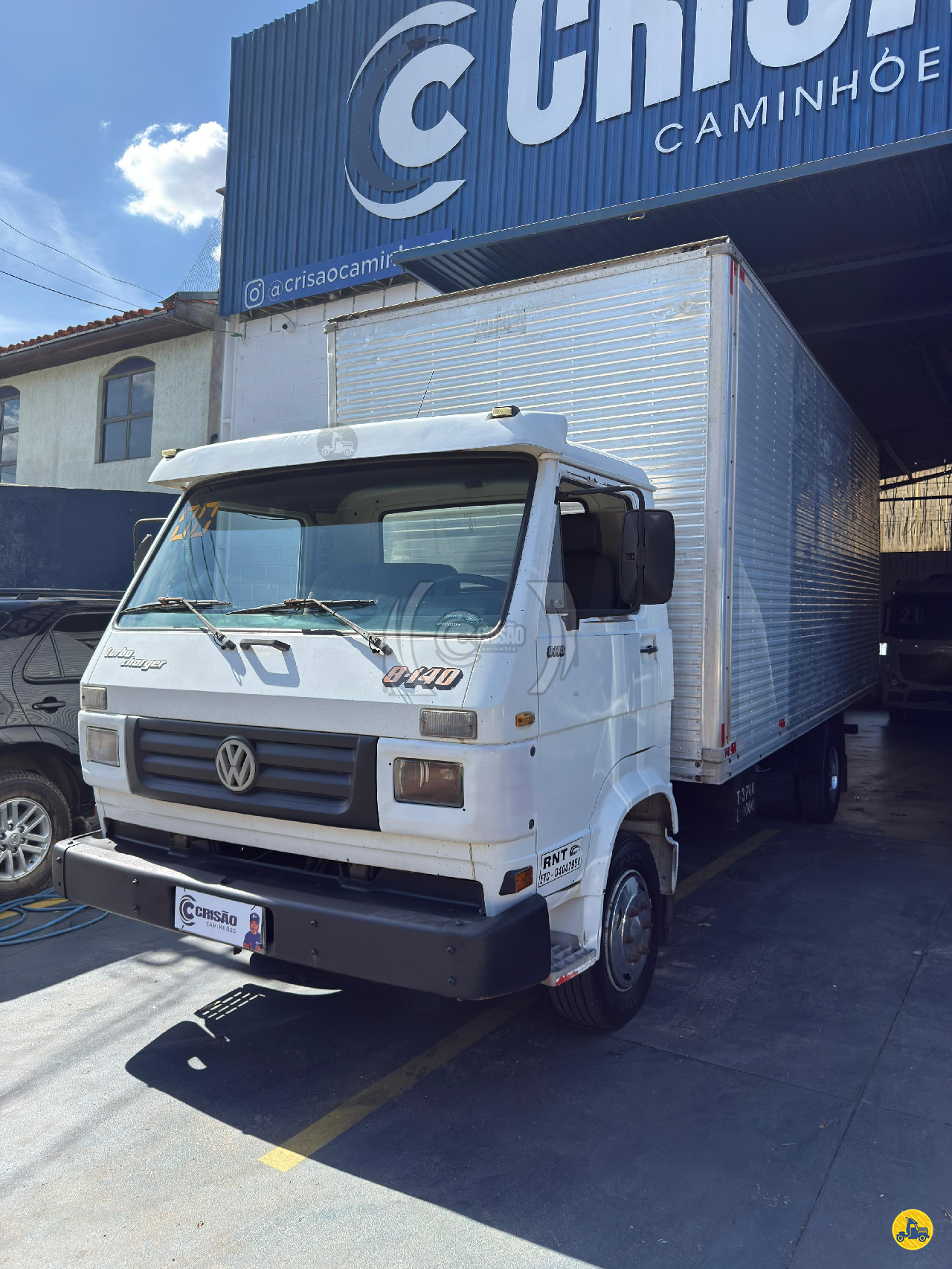 CAMINHAO VOLKSWAGEN VW 8140 Baú Furgão 3/4 4x2 Crisão Caminhões SOROCABA SÃO PAULO SP