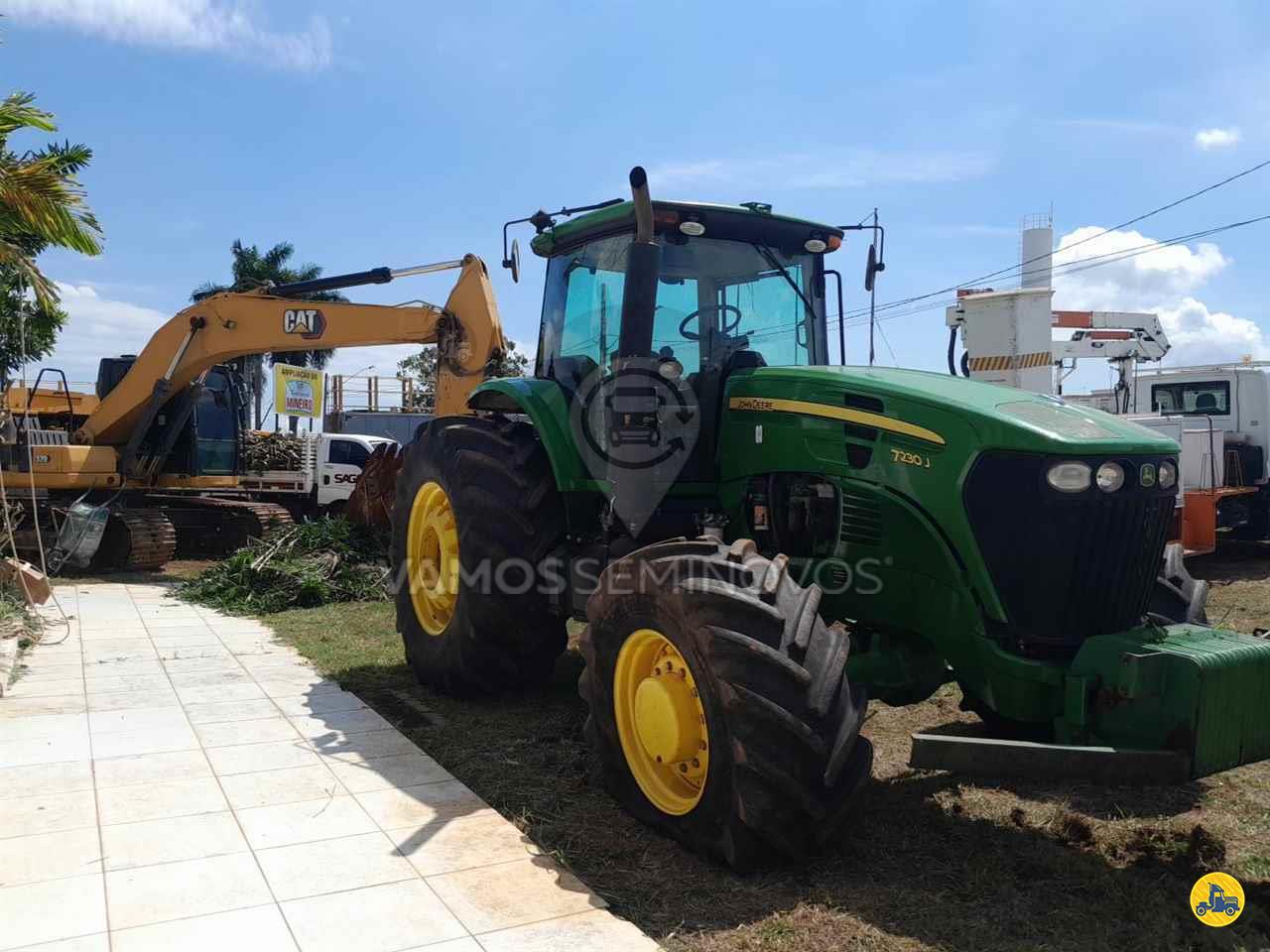 TRATOR JOHN DEERE JOHN DEERE 7230J Tração 4x4 Vamos Seminovos - Uberlândia UBERLANDIA MINAS GERAIS MG