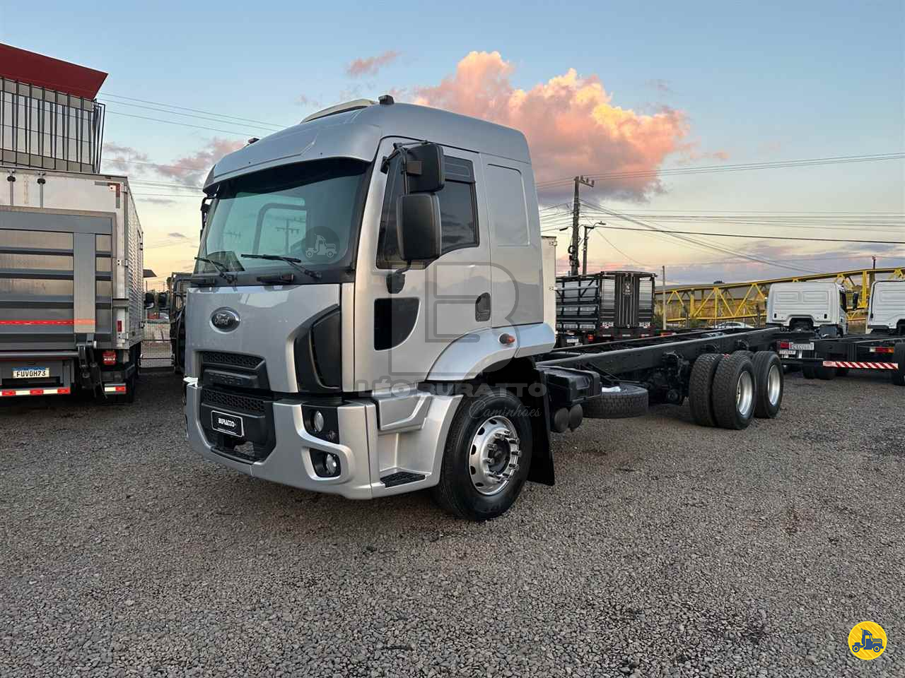 CAMINHAO FORD CARGO 2429 Chassis Truck 6x2 Léo Buratto Caminhões LAGES SANTA CATARINA SC
