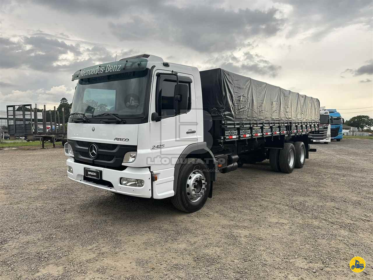 CAMINHAO MERCEDES-BENZ MB 2425 Graneleiro Truck 6x2 Léo Buratto Caminhões LAGES SANTA CATARINA SC