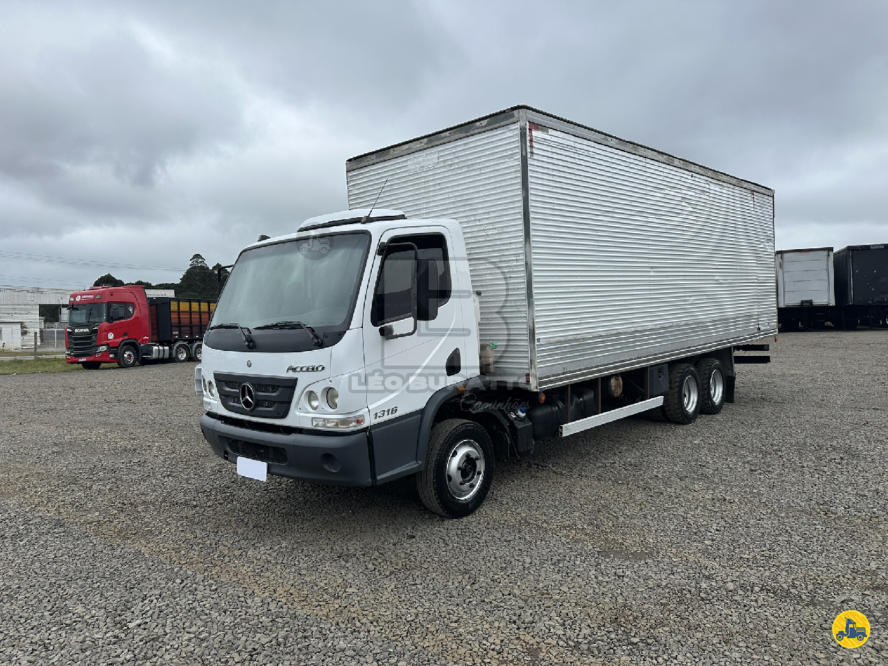 CAMINHAO MERCEDES-BENZ MB 1316 Baú Furgão 3/4 6x2 Léo Buratto Caminhões LAGES SANTA CATARINA SC