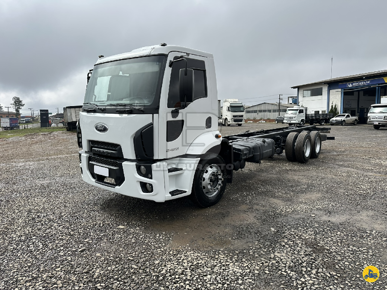 CAMINHAO FORD CARGO 2422 Chassis Truck 6x2 Léo Buratto Caminhões LAGES SANTA CATARINA SC