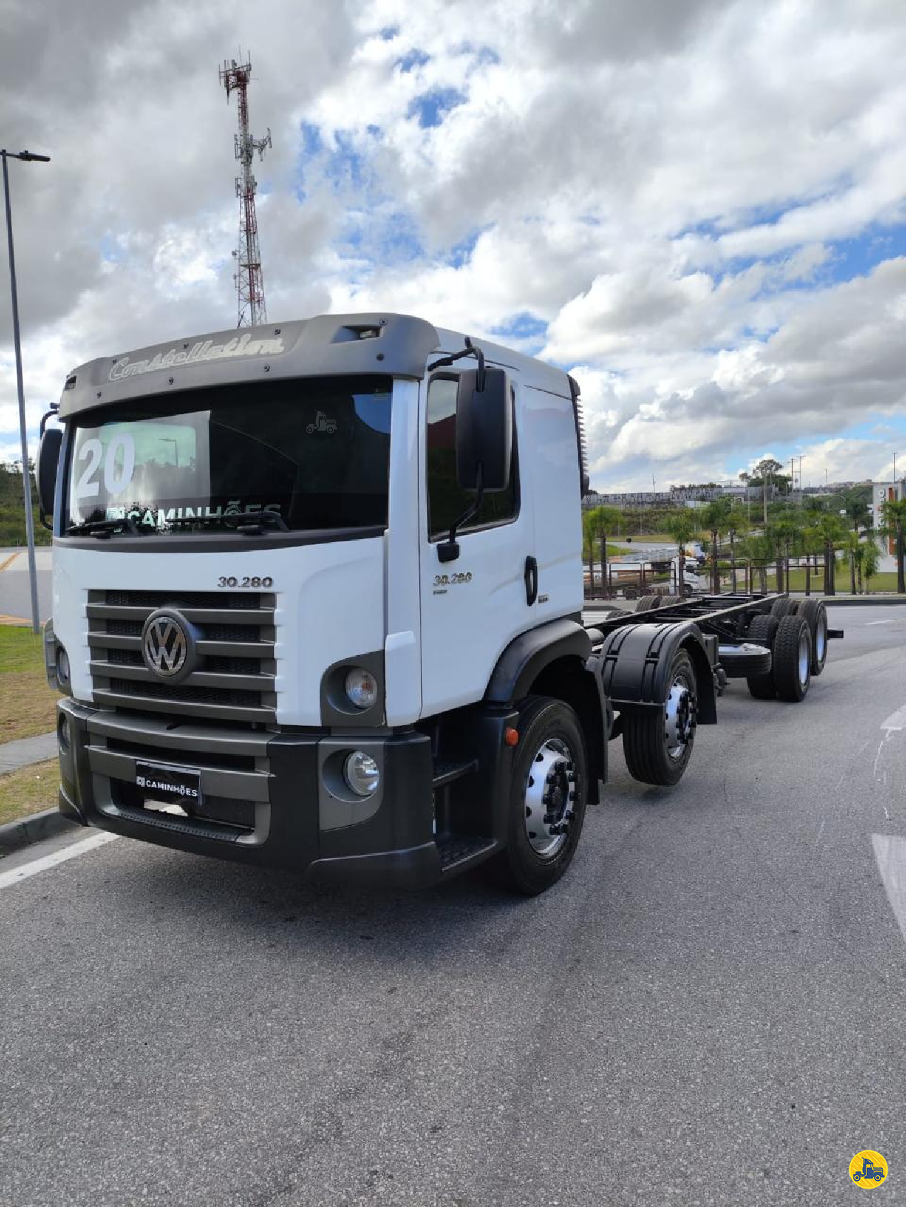 CAMINHAO VOLKSWAGEN VW 30280 Chassis BiTruck 8x2 DJ Caminhões  BETIM MINAS GERAIS MG