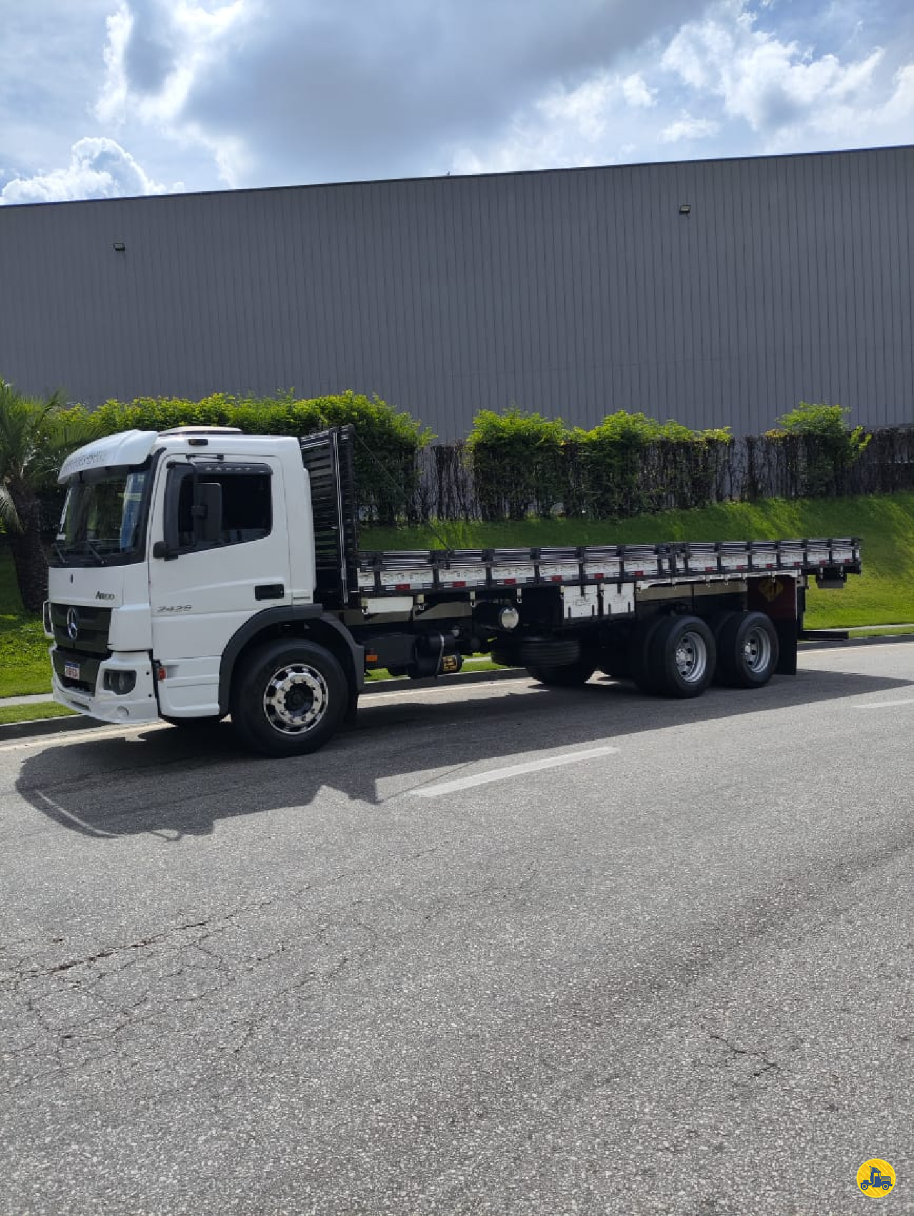 CAMINHAO MERCEDES-BENZ MB 2426 Carga Seca Truck 6x2 DJ Caminhões  BETIM MINAS GERAIS MG