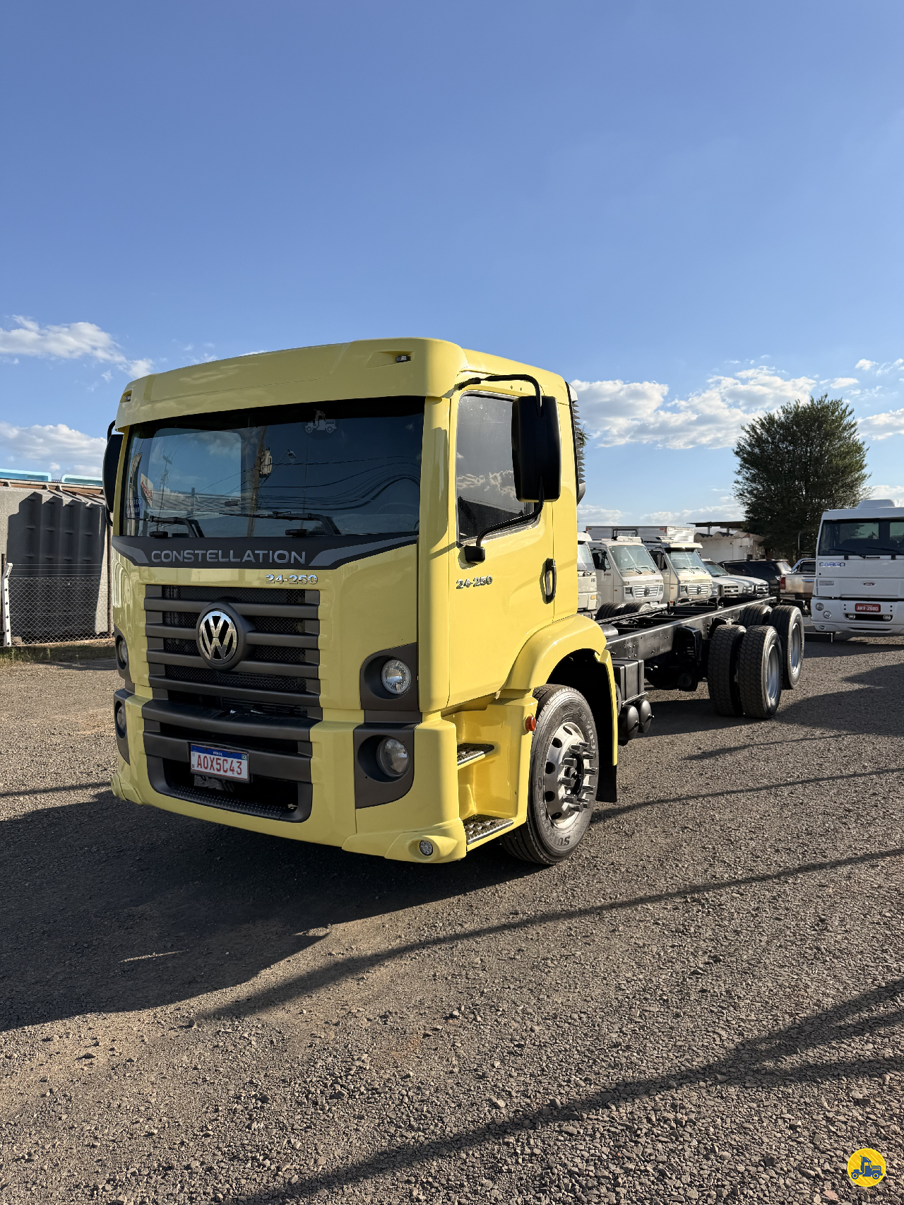 CAMINHAO VOLKSWAGEN VW 24250 Chassis Truck 6x2 Nalin Veículos CAMBE PARANÁ PR